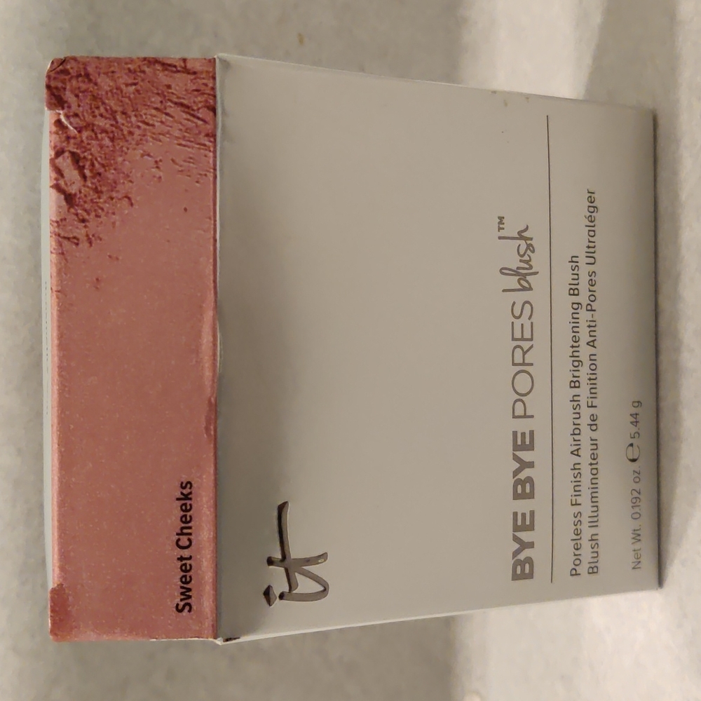 IT Cosmetics BYE BYE Pores blush in Sweet Cheeks Net Wt. 0.192 oz/5.44g